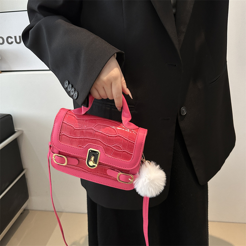 Women's Pu Leather Solid Color Elegant Flip Cover Handbag display picture 4
