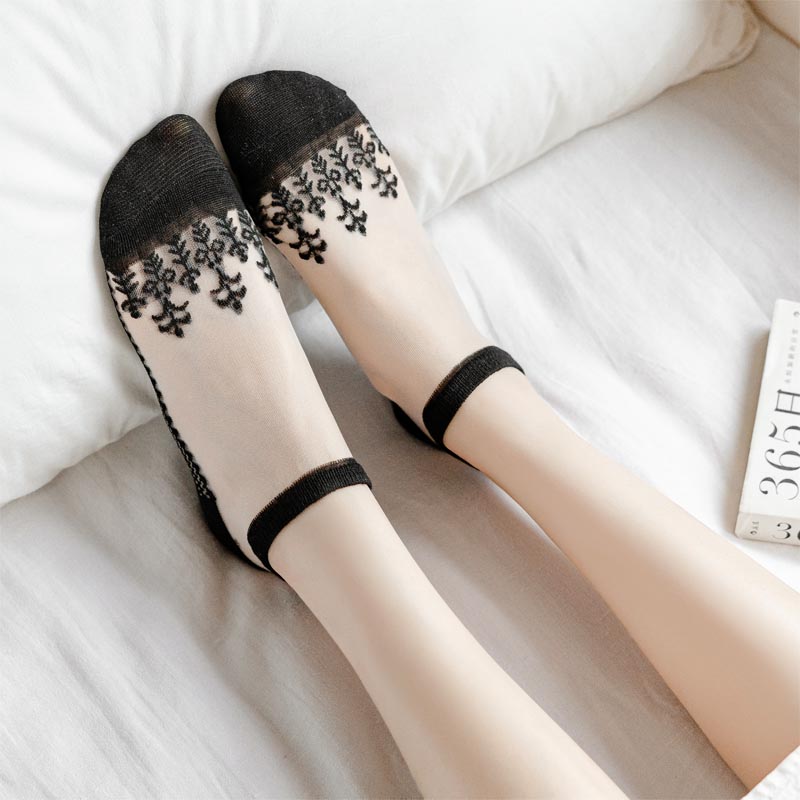 Women's Simple Style Classic Style Solid Color Holiday Daily Transparent Hollow Out Socks display picture 3