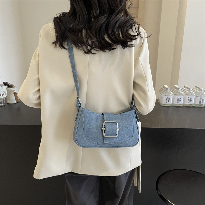 Women's Pu Leather Color Block Classic Style Zipper Buckle Shoulder Bag display picture 1