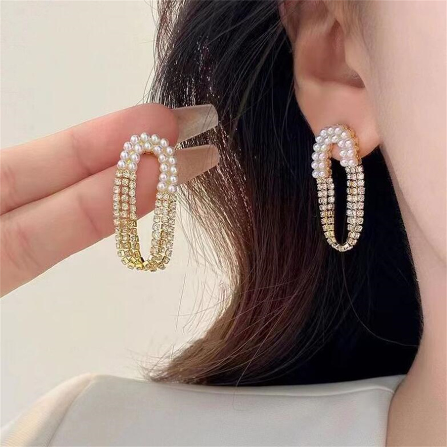 1 Pair Elegant Luxurious Shiny Oval Plating Inlay Copper Artificial Rhinestones Artificial Pearls Drop Earrings display picture 4