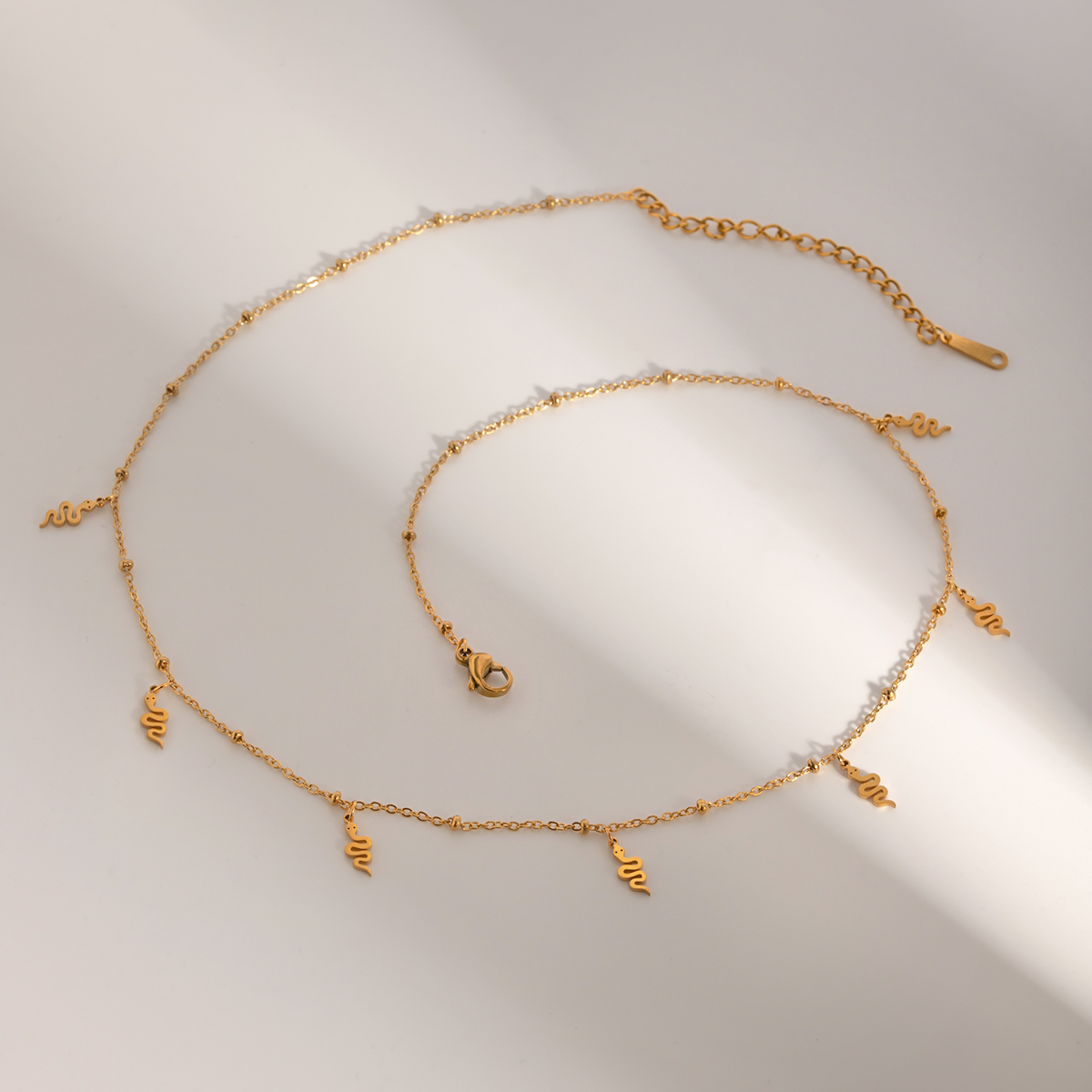 Acero Inoxidable Chapados en oro de 18k Estilo IG Serpiente Collar display picture 3