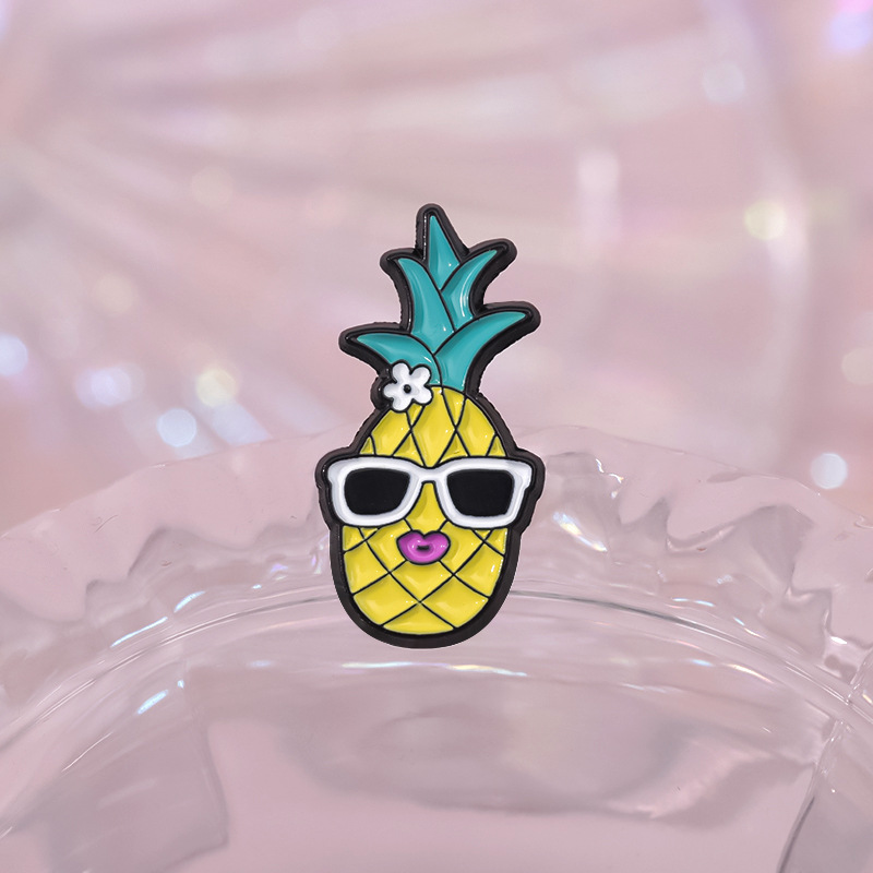 Cartoon Style Cute Fruit Emoji Face Alloy Plating Unisex Brooches display picture 4