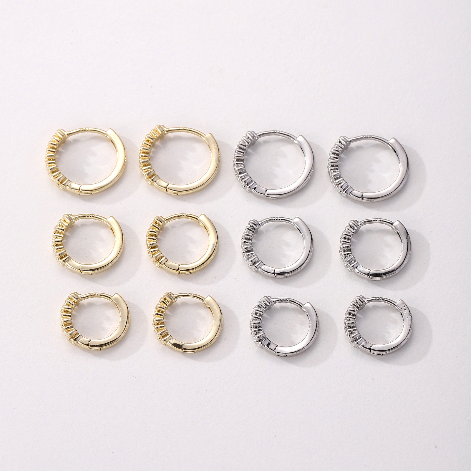1 Pair Elegant Simple Style Flower Copper K Gold Plated White Gold Plated Hoop Earrings display picture 5