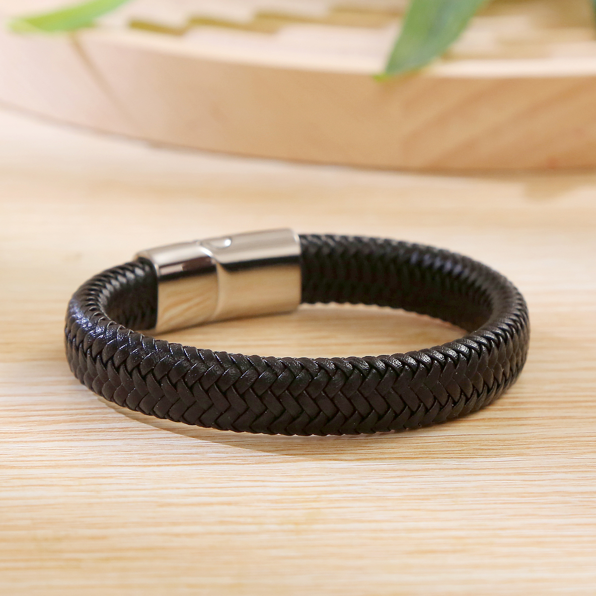 Casual Simple Style Geometric Stainless Steel Leather Braid Men's Bangle display picture 9