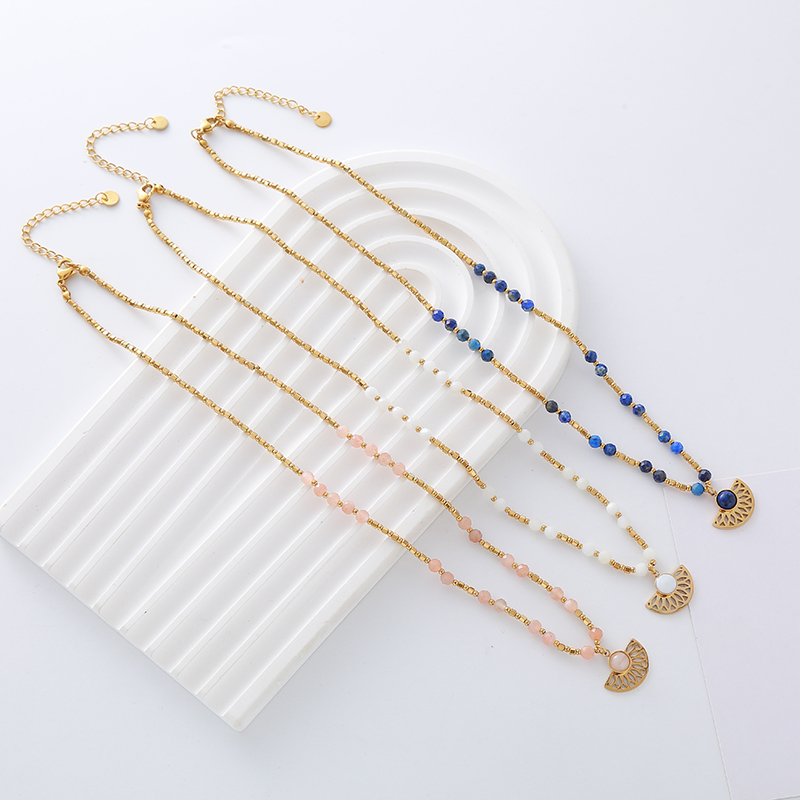 Stainless Steel Moonstone Shell 18K Gold Plated Simple Style Classic Style Color Block Beaded Plating Necklace display picture 2