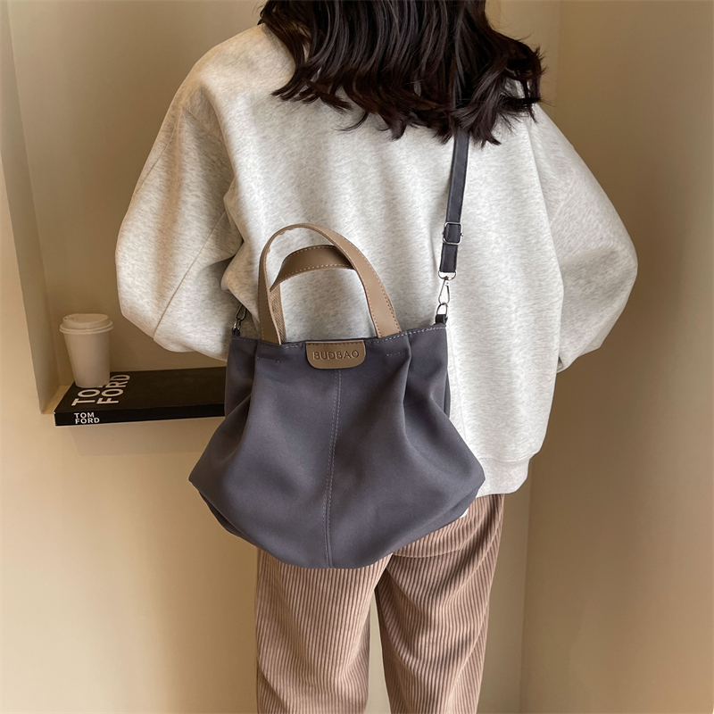 Women's Canvas Solid Color Classic Style Sewing Thread Square Zipper Handbag display picture 8