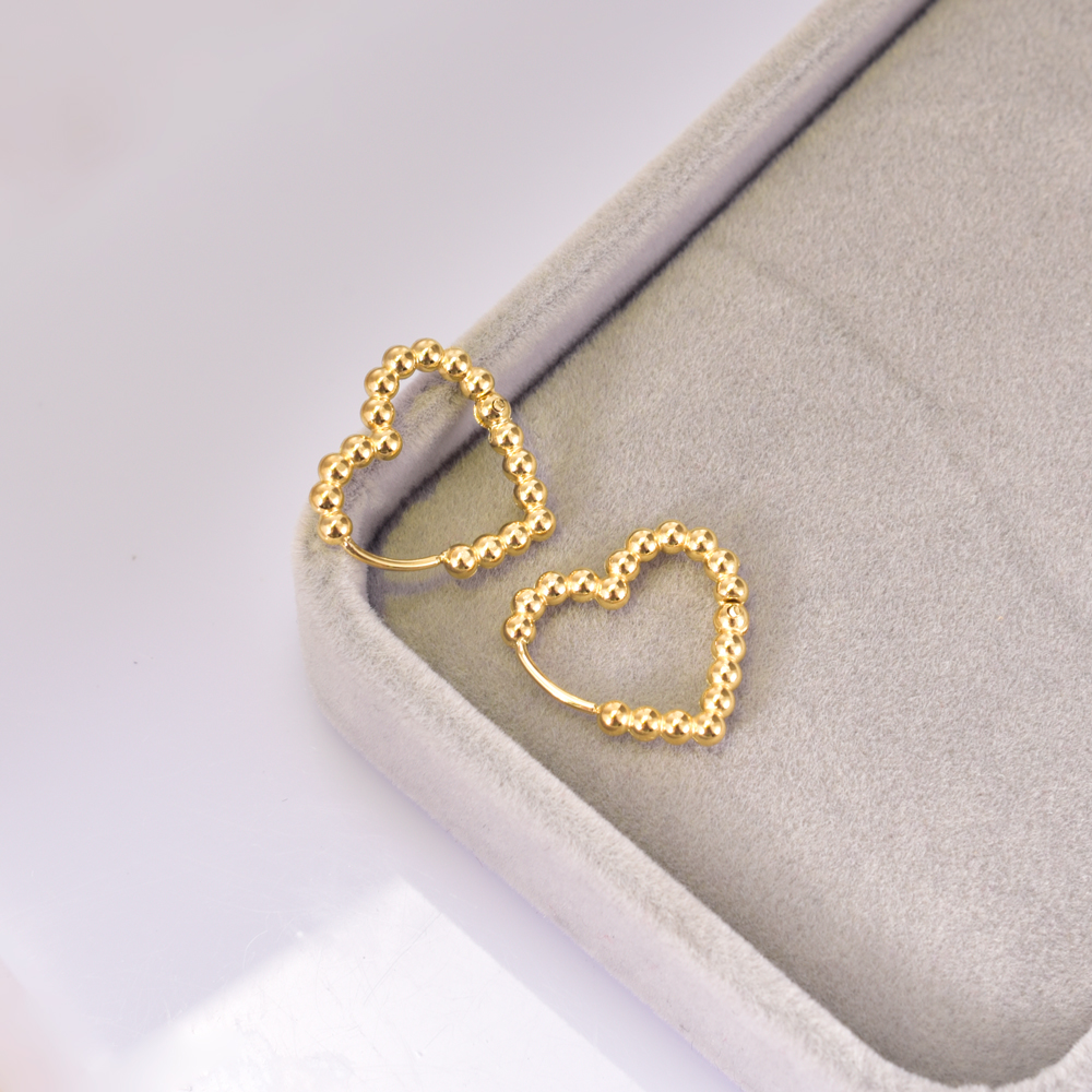 1 Pair Simple Style Geometric Round Heart Shape Titanium Steel 18K Gold Plated Hoop Earrings display picture 8