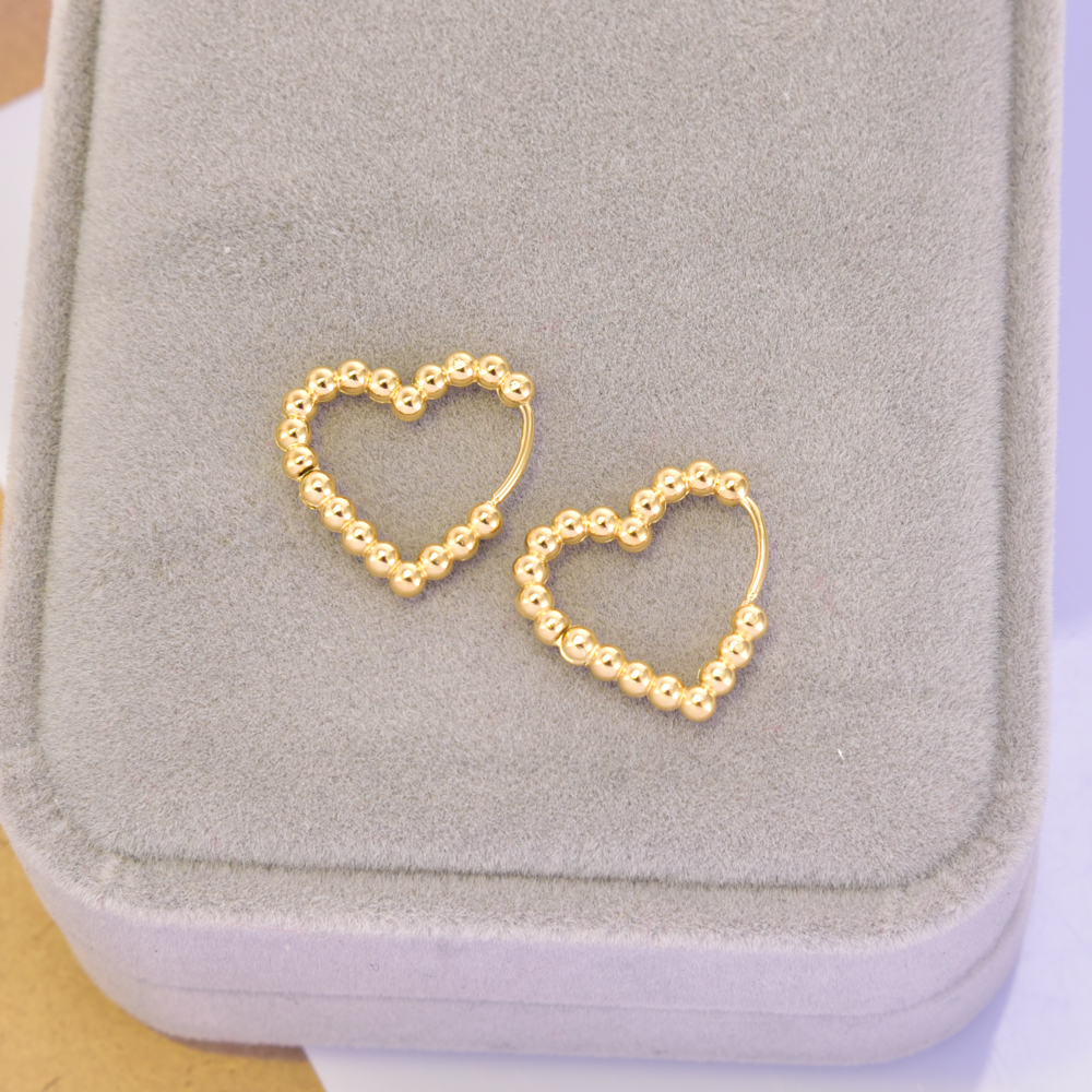 1 Par Estilo Simple Geométrico Ronda Forma De Corazón Acero Titanio Chapados en oro de 18k Pendientes De Aro display picture 6