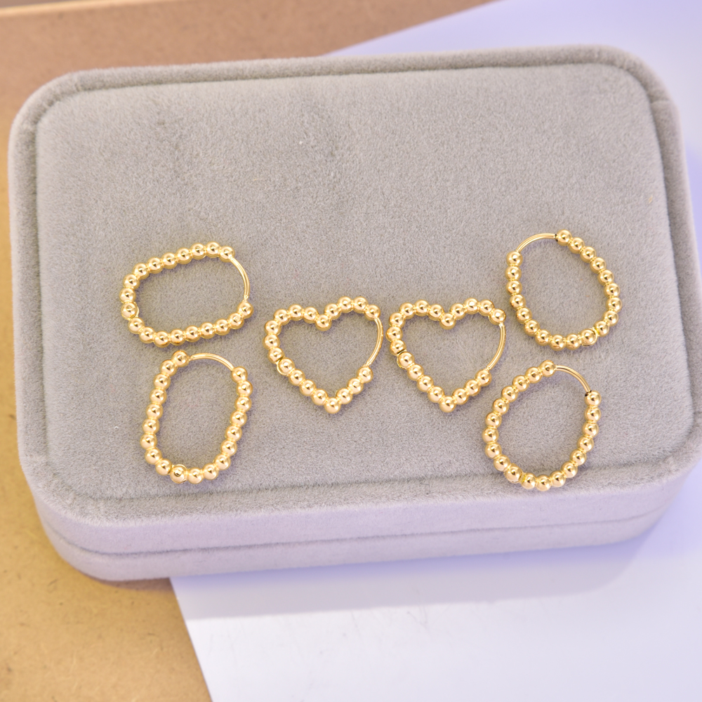 1 Pair Simple Style Geometric Round Heart Shape Titanium Steel 18K Gold Plated Hoop Earrings display picture 9