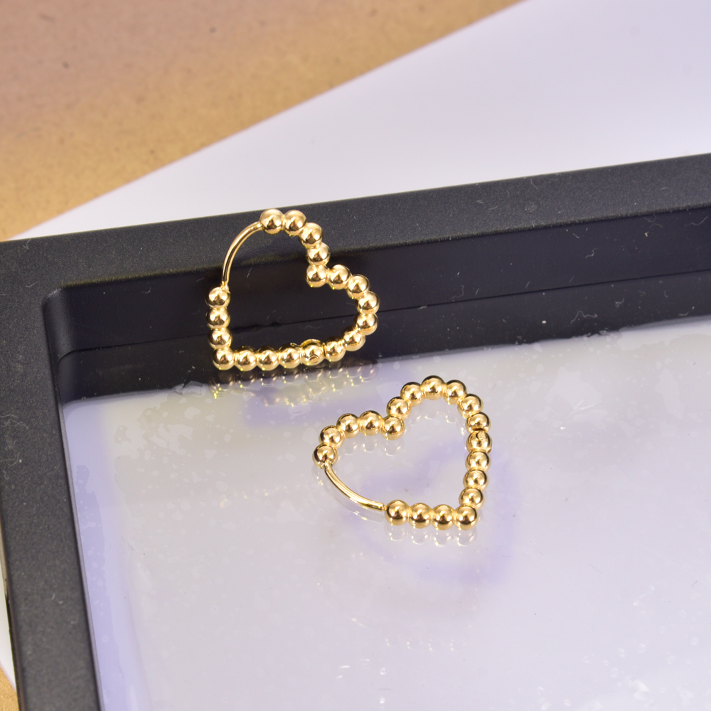 1 Paar Einfacher Stil Geometrisch Runden Herzform Titan Stahl 18 Karat Vergoldet Reif Ohrringe display picture 15