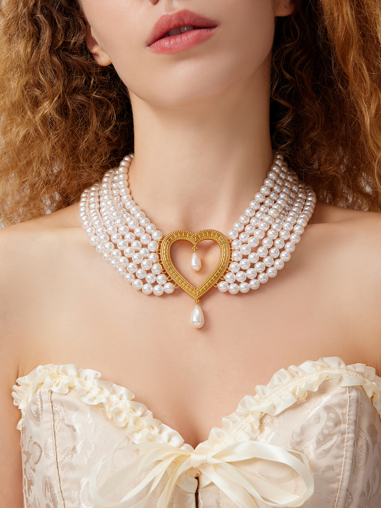 Elegant Französische Art Herzform Imitationsperle Legierung Perlen 18 Karat Vergoldet Frau Geschichtete Halskette display picture 2