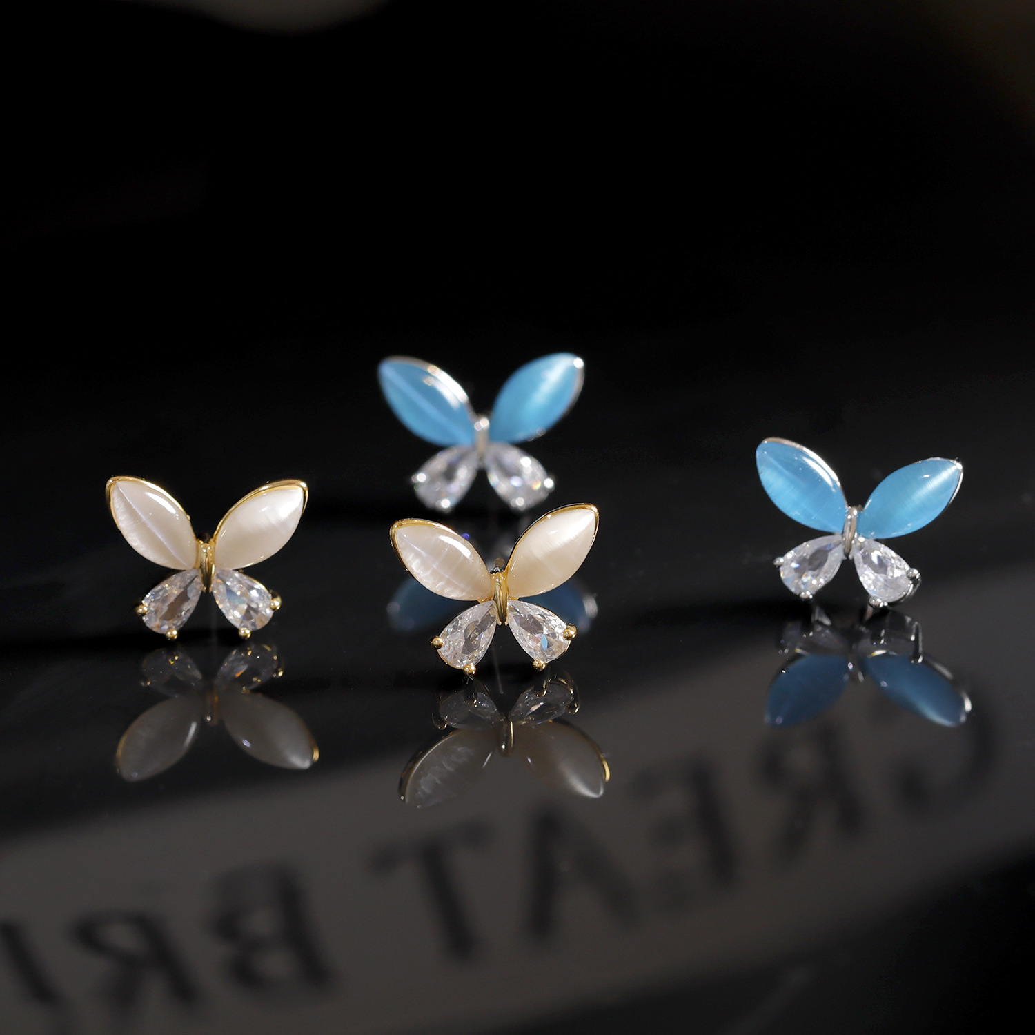 1 Pair Elegant Simple Style Butterfly Copper 18K Gold Plated Ear Studs display picture 6