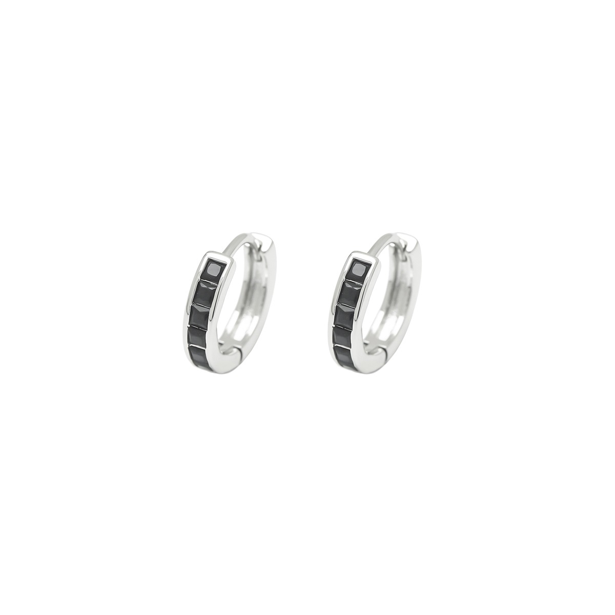 1 Pair Elegant Simple Style Circle Copper Zircon Silver Plated Hoop Earrings display picture 1