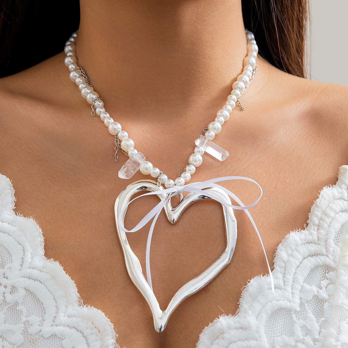 IG-Stil Elegant Herzform Bogenknoten Imitationsperle Legierung Perlen Frau display picture 3