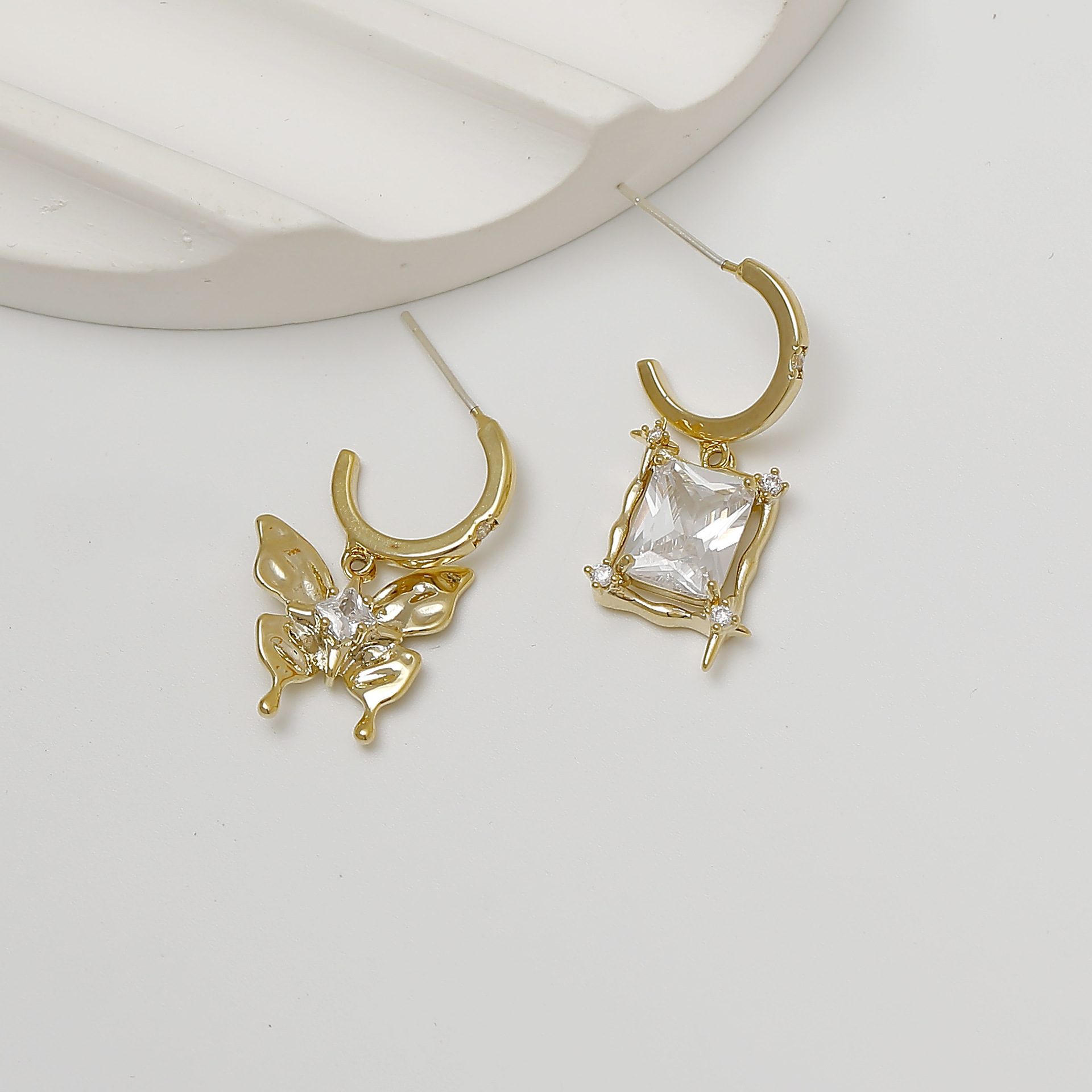 1 Pair Casual Vintage Style Hawaiian Butterfly Rectangle Asymmetrical Inlay Copper Zircon 18K Gold Plated Drop Earrings Ear Studs display picture 12