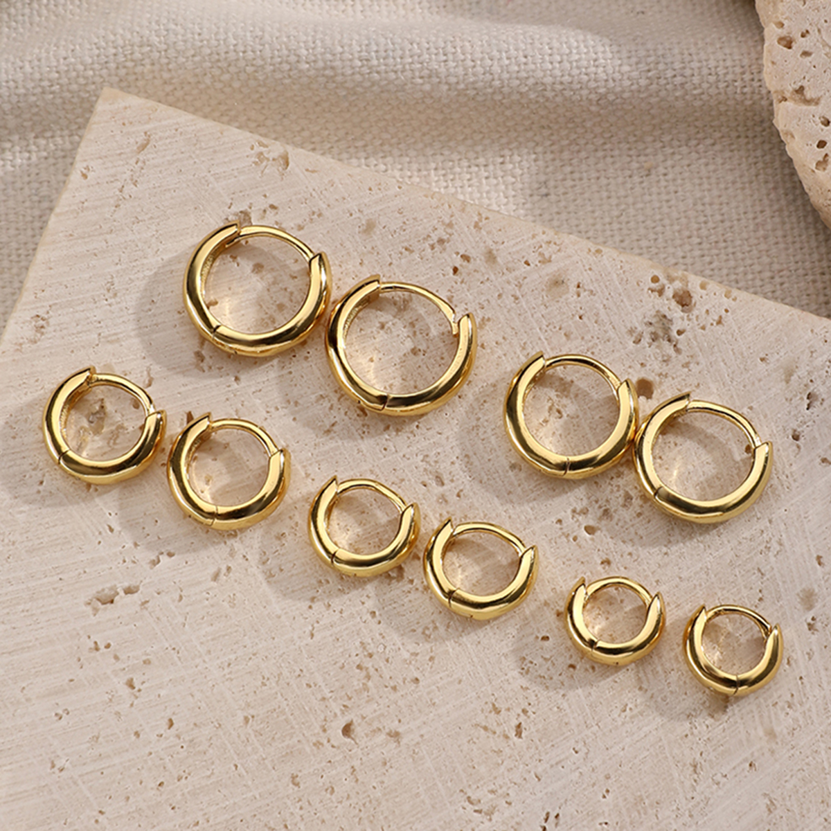 1 Pair Simple Style Roman Style Round Sterling Silver White Gold Plated Gold Plated Earrings display picture 8