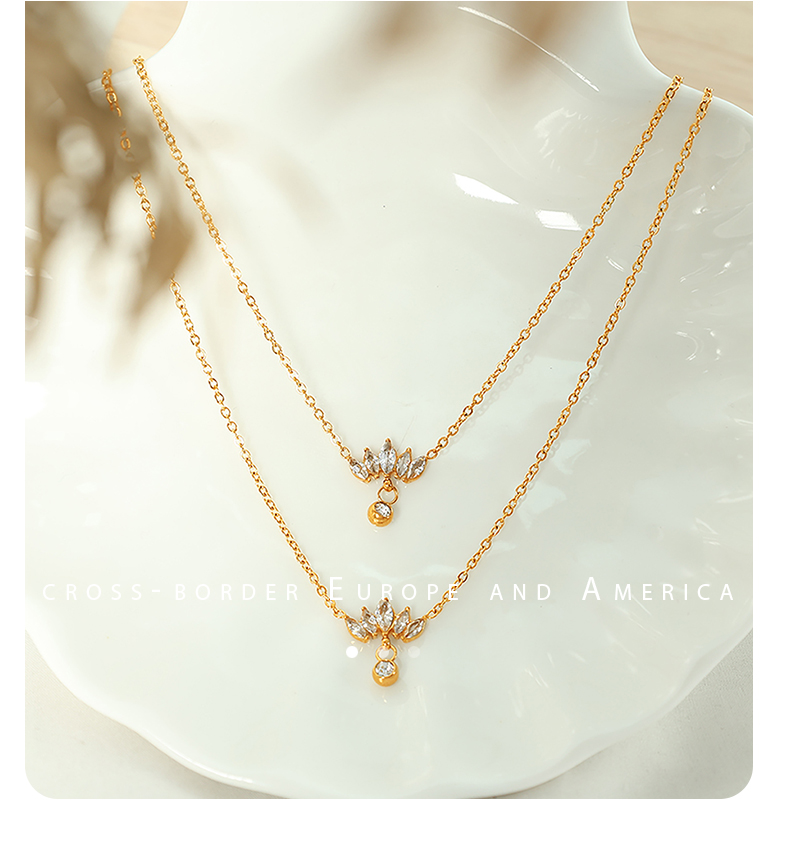 Acero Titanio Chapados en oro de 18k Elegante Brillante Corona Embutido Diamantes De Imitación Collar Colgante display picture 9