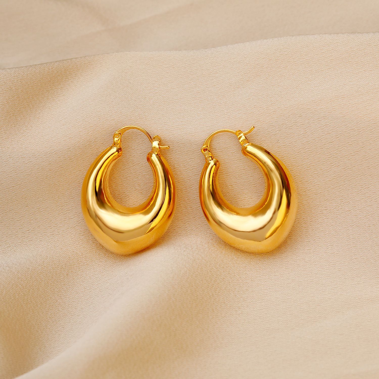 1 Pair Vintage Style Simple Style Solid Color Plating Copper 18K Gold Plated Ear Studs display picture 6