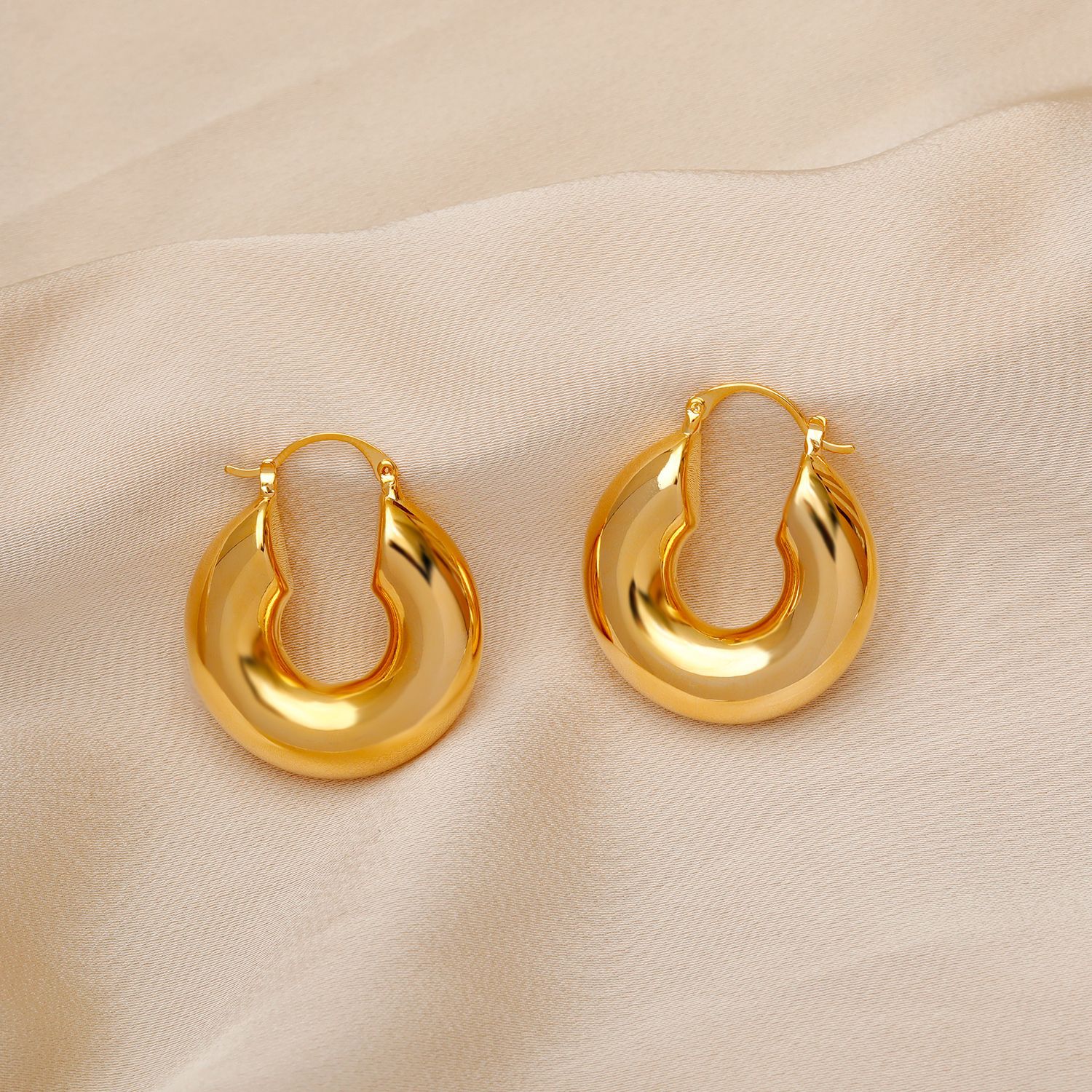 1 Pair Vintage Style Simple Style Solid Color Plating Copper 18K Gold Plated Ear Studs display picture 5