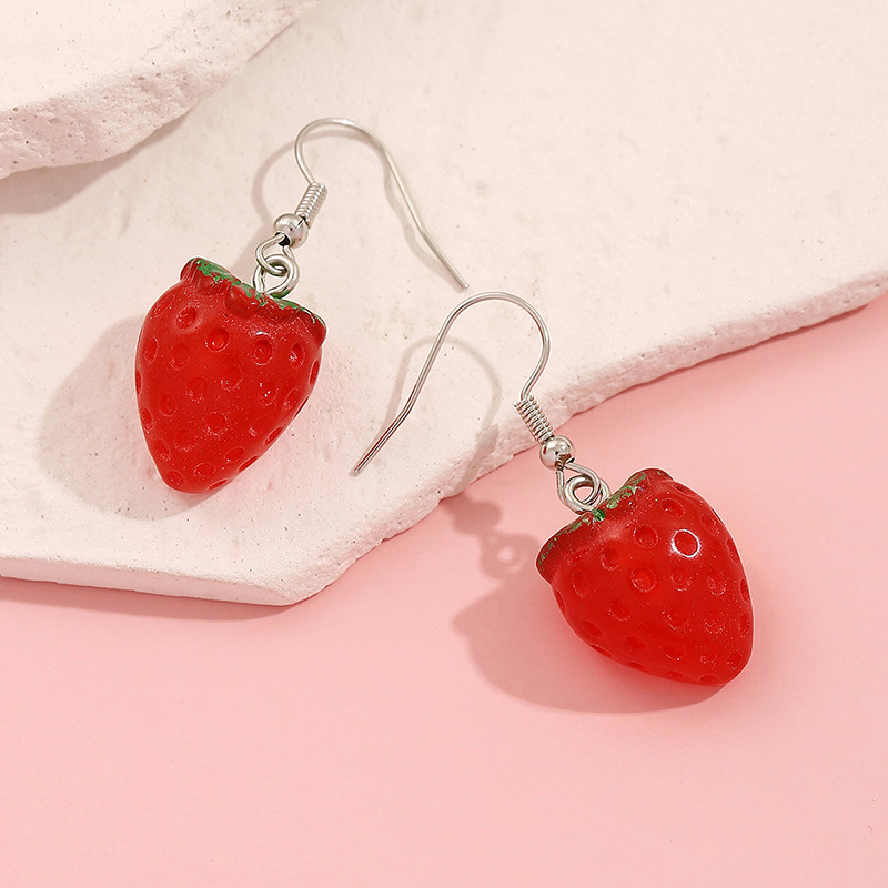 1 Pair Cute Sweet Strawberry Resin Drop Earrings display picture 1