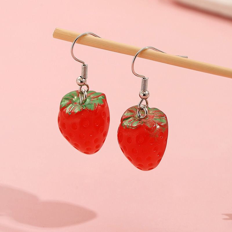 1 Pair Cute Sweet Strawberry Resin Drop Earrings display picture 6