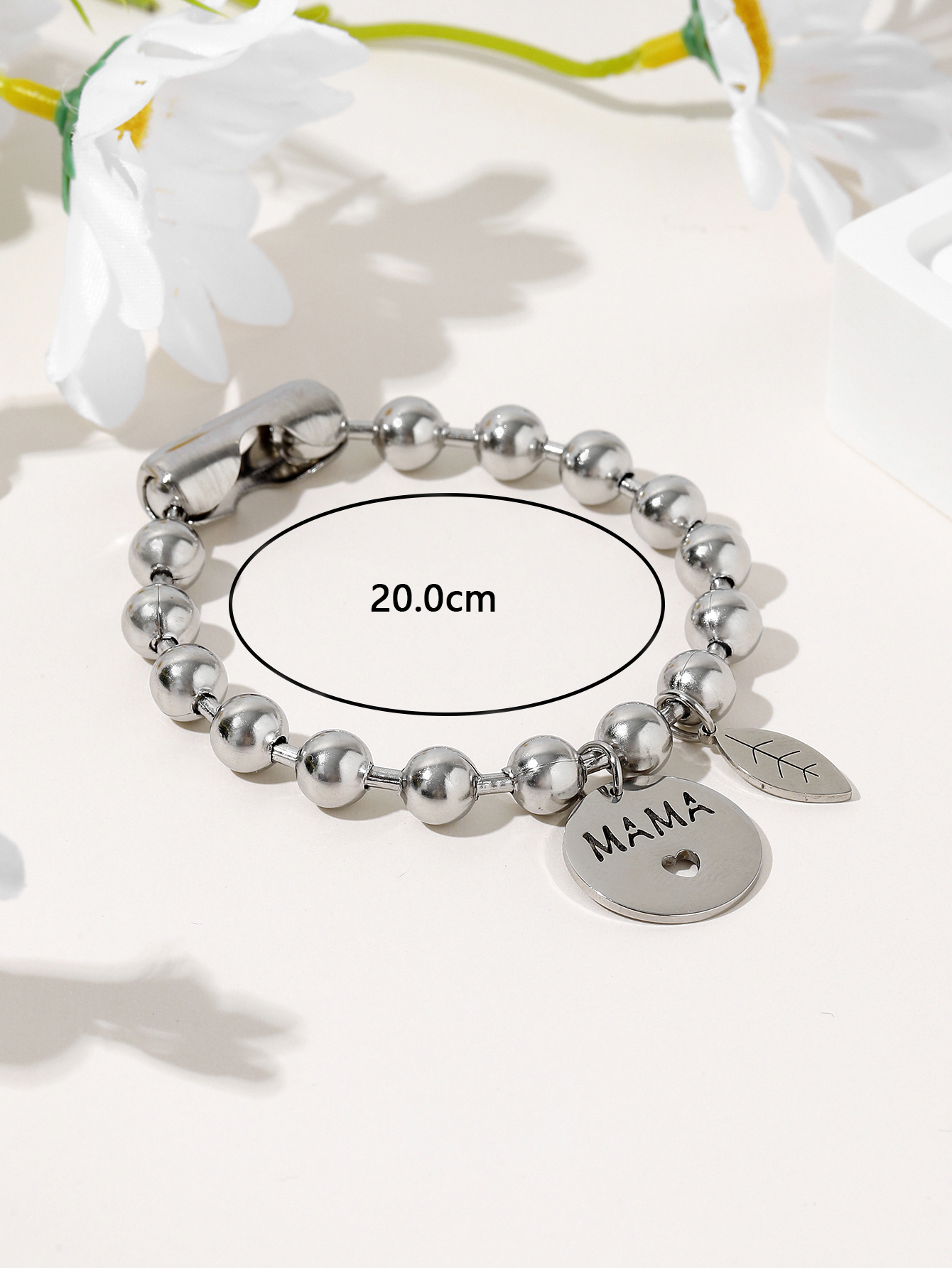 Rostfreier Stahl Lässig MAMA Einfacher Stil Brief Blätter Perlen Carving Armbänder display picture 1
