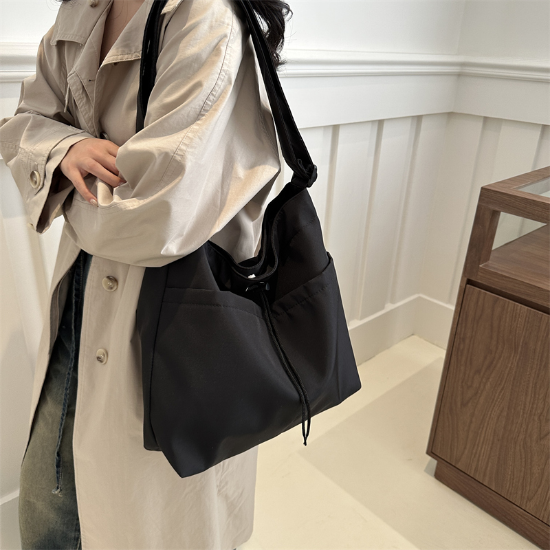 امرأة نايلون اللون الصامد النمط الكلاسيكي سحاب البنطلون حقيبة الإبط display picture 3