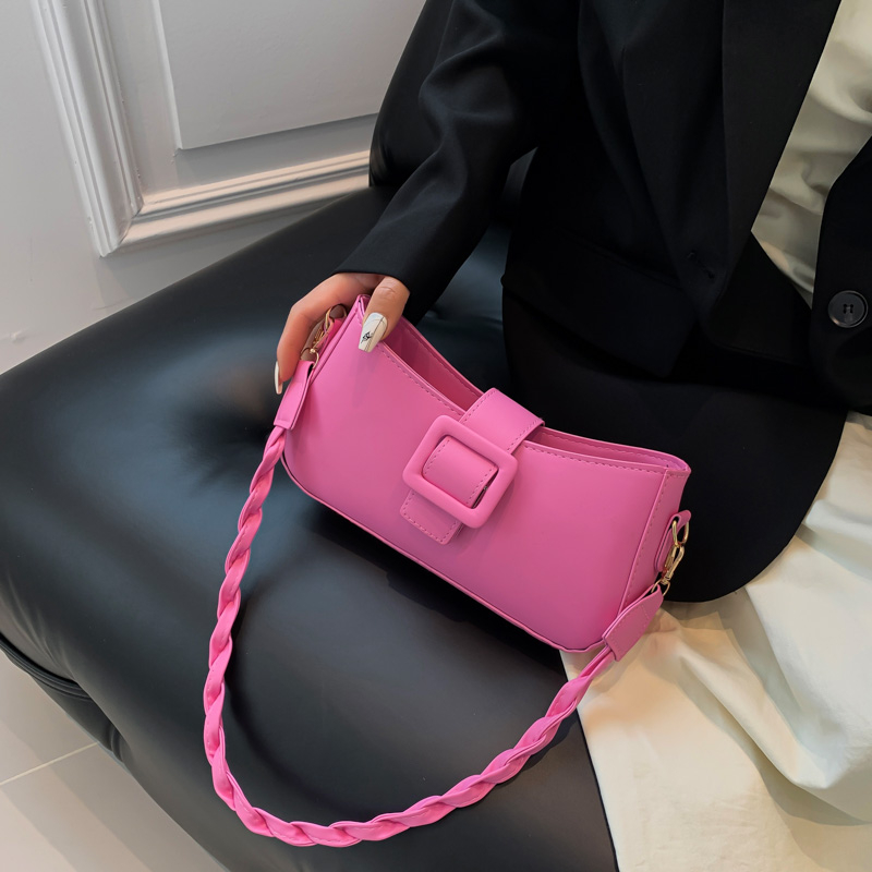 Women's Pu Leather Solid Color Elegant Zipper Shoulder Bag display picture 2