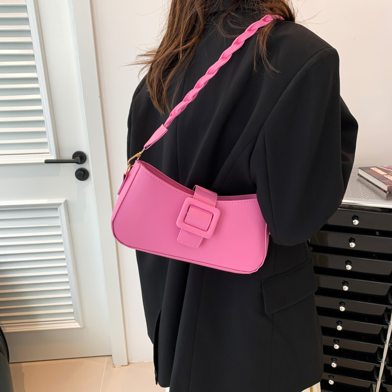 Women's Pu Leather Solid Color Elegant Zipper Shoulder Bag display picture 4
