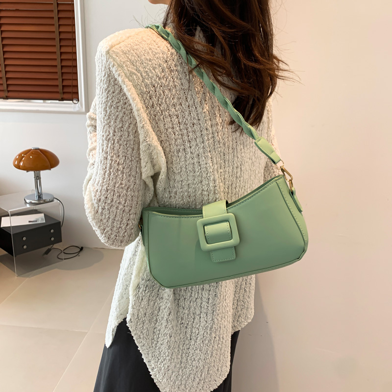 Women's Pu Leather Solid Color Elegant Zipper Shoulder Bag display picture 5