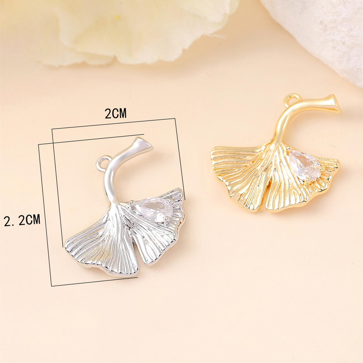 1 Piece 20 * 22mm Copper Zircon 18K Gold Plated White Gold Plated Ginkgo Leaf Polished Pendant display picture 2