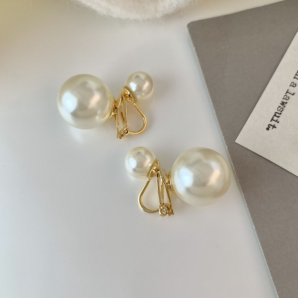 1 Paar Elegant Glam Luxuriös Runden Inlay Kupfer Perle 18 Karat Vergoldet Ohrclips display picture 1