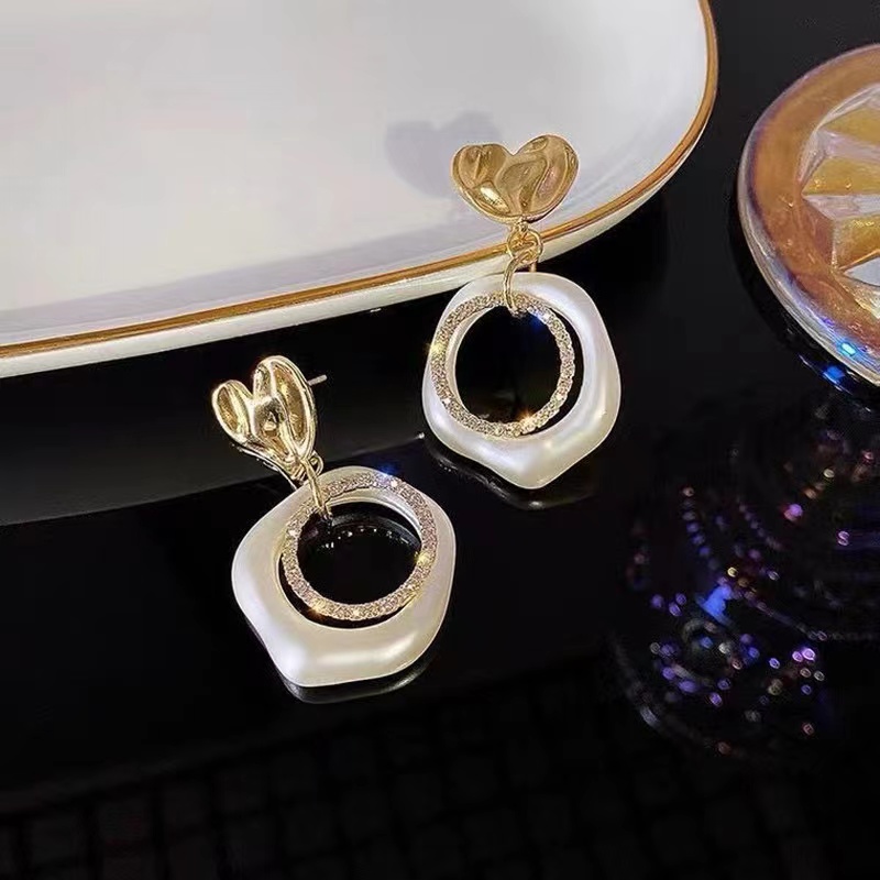 1 Pair Hawaiian Romantic Modern Style Irregular Heart Shape Inlay Alloy Artificial Rhinestones Gold Plated Drop Earrings display picture 3