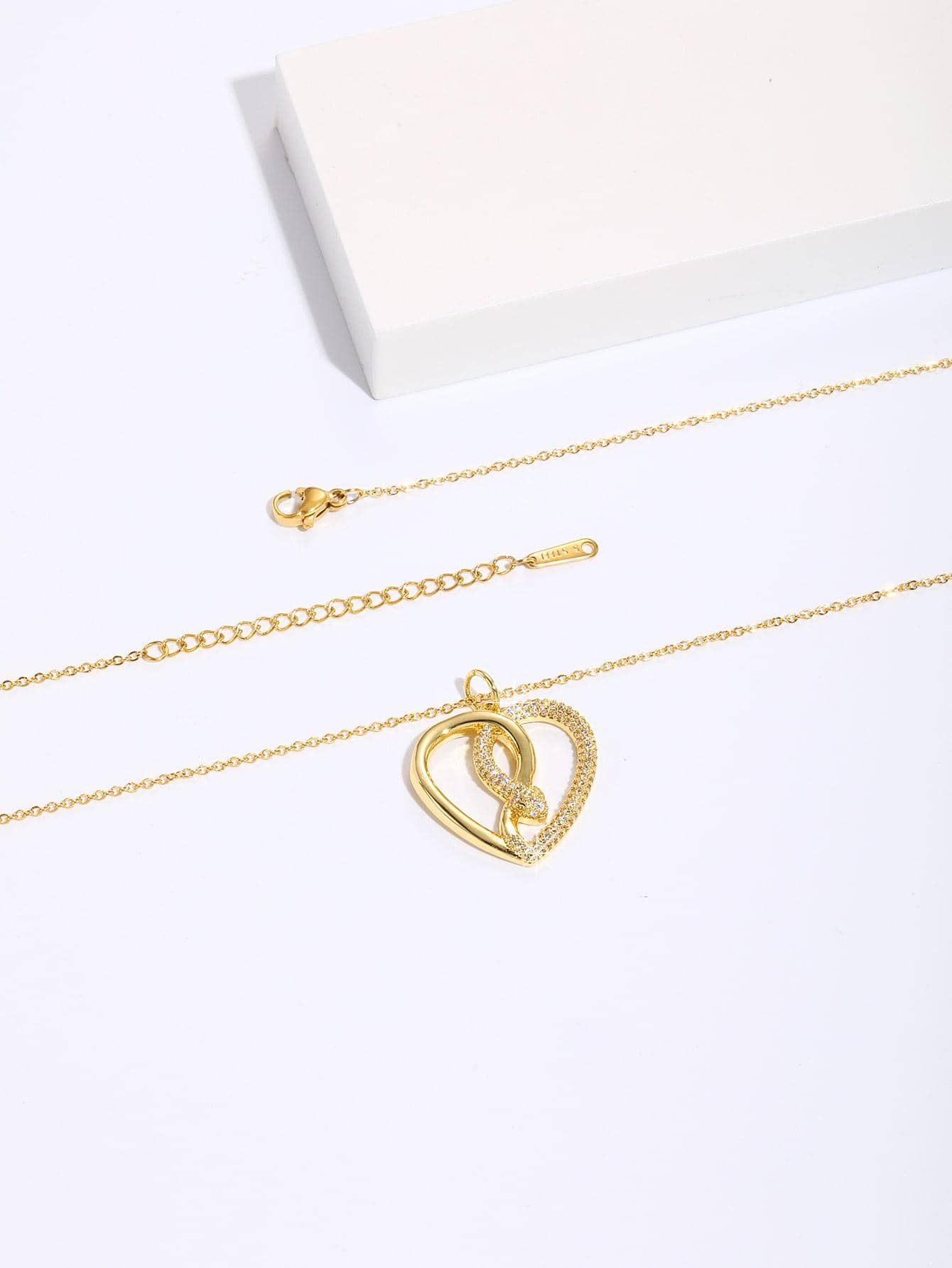 Copper 18K Gold Plated Elegant Simple Style Heart Shape Snake Inlay Zircon Pendant Necklace display picture 5