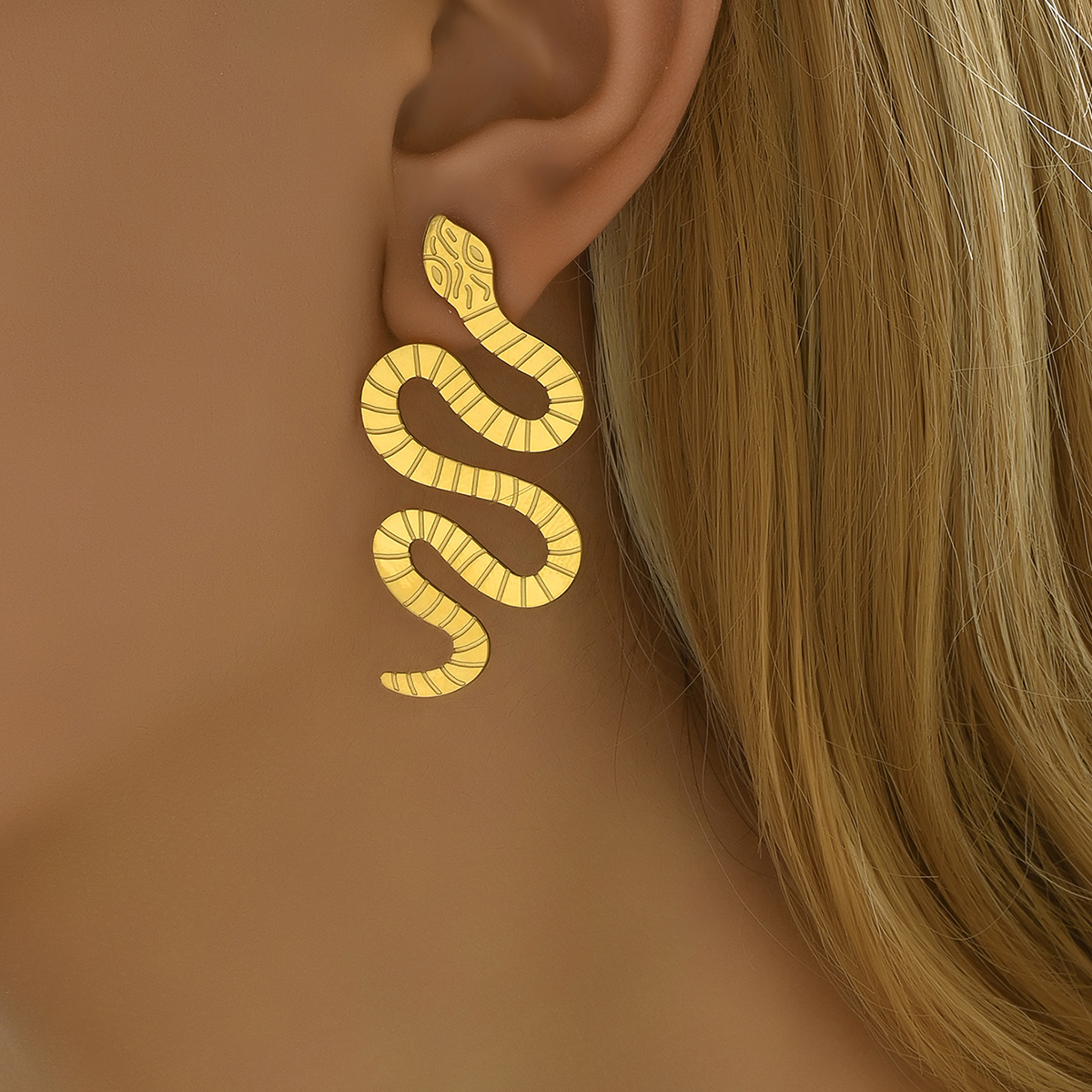 1 Pair Exaggerated Artistic Cool Style Snake 201 Stainless Steel 18K Gold Plated Ear Studs display picture 7