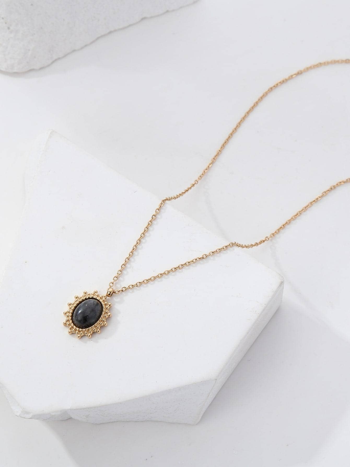 Copper 18K Gold Plated Simple Style Irregular Sun Inlay Natural Stone Pendant Necklace display picture 1