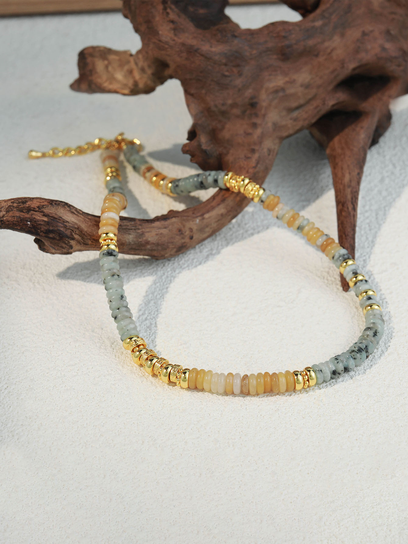 Ferien Moderner Stil Runden Perlen Kupfer 18 Karat Vergoldet Frau Halskette display picture 3
