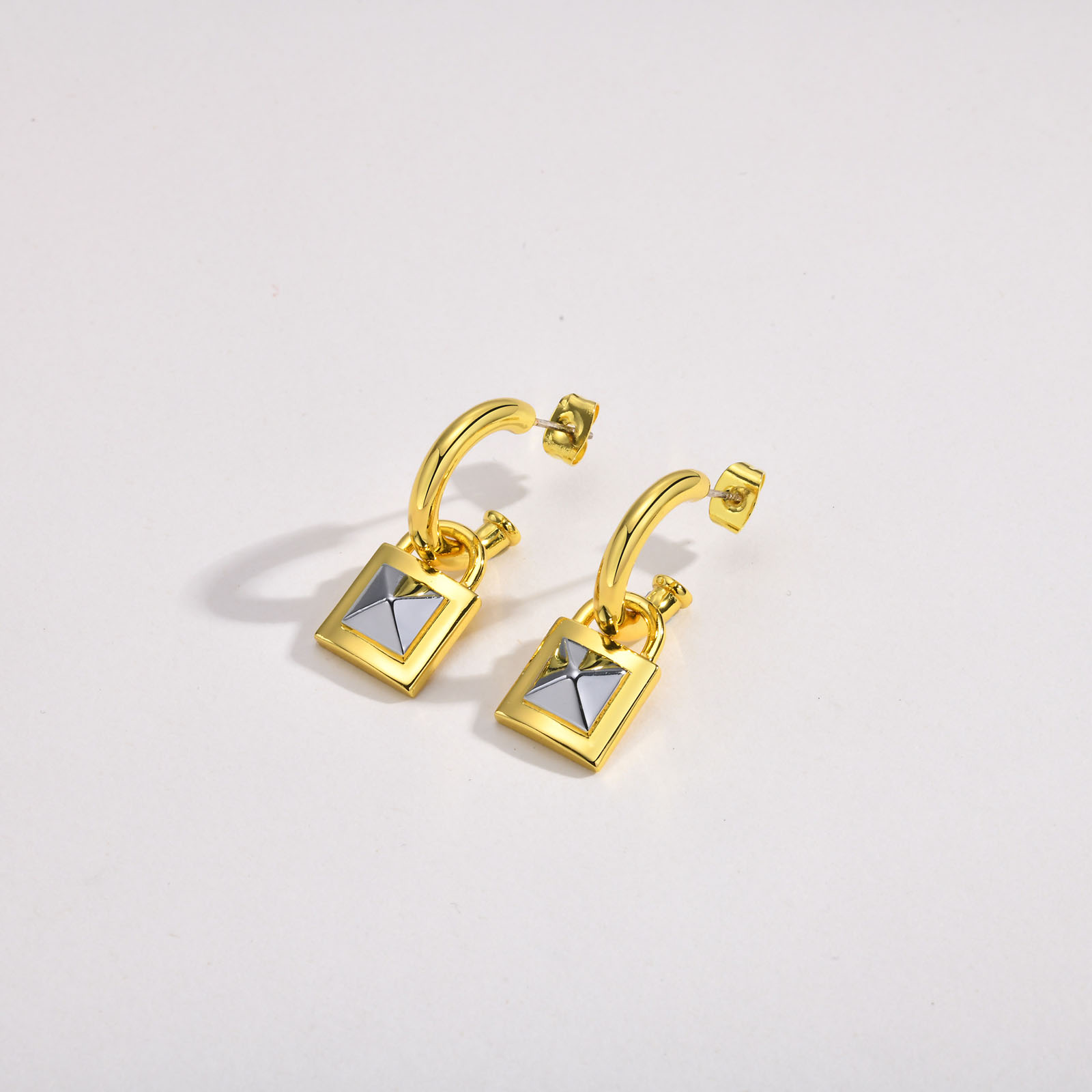 1 Pair Casual Simple Style Lock Brass Gold Plated Drop Earrings display picture 2