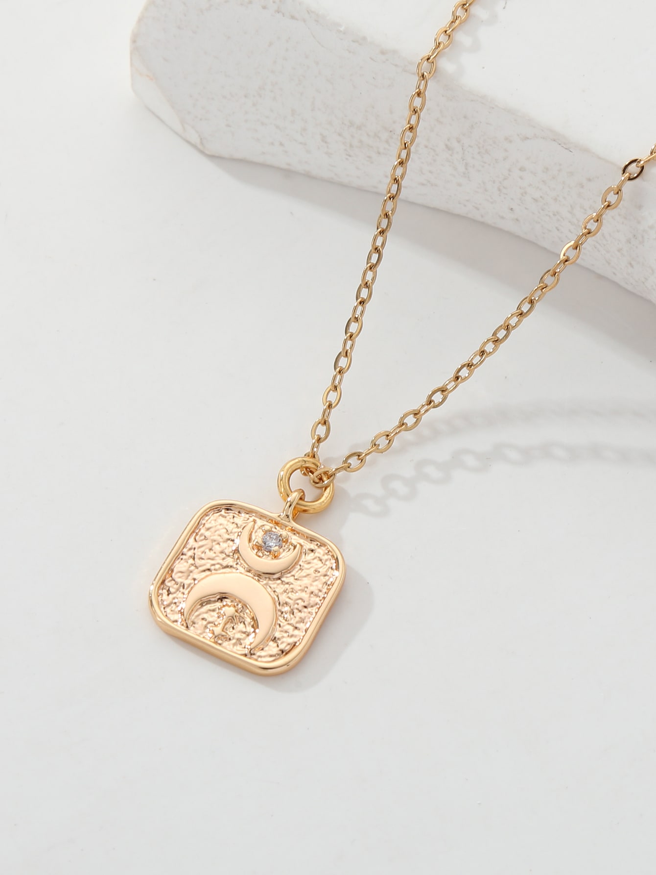 Copper 18K Gold Plated IG Style Moon Cat Zircon Pendant Necklace display picture 1