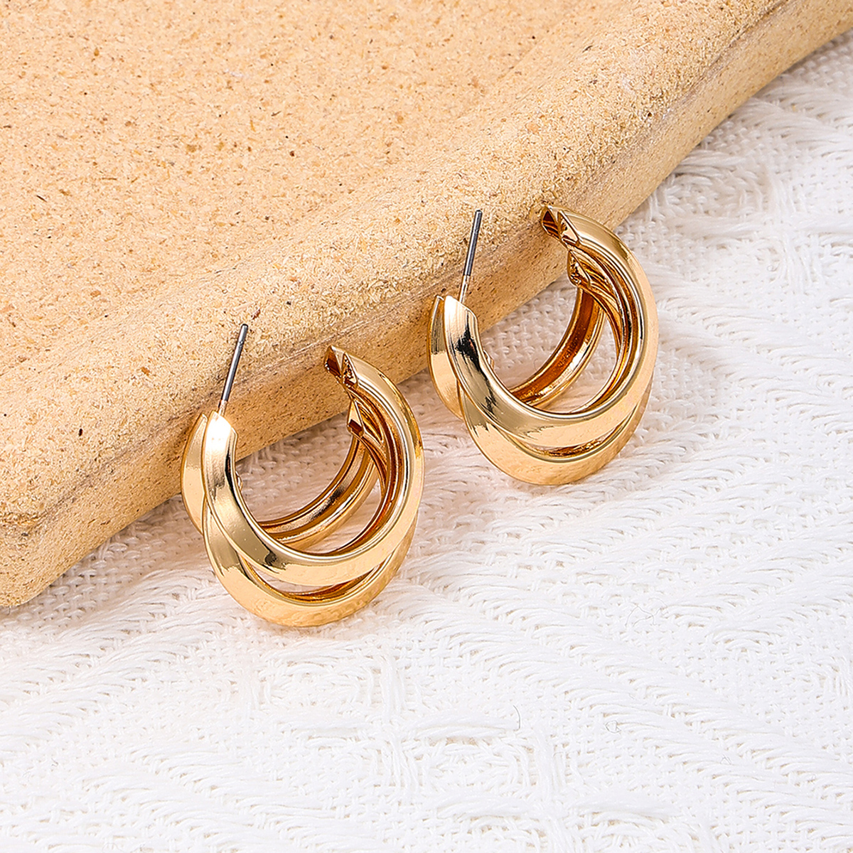 1 Pair Classic Style C Shape Alloy Ear Studs display picture 4
