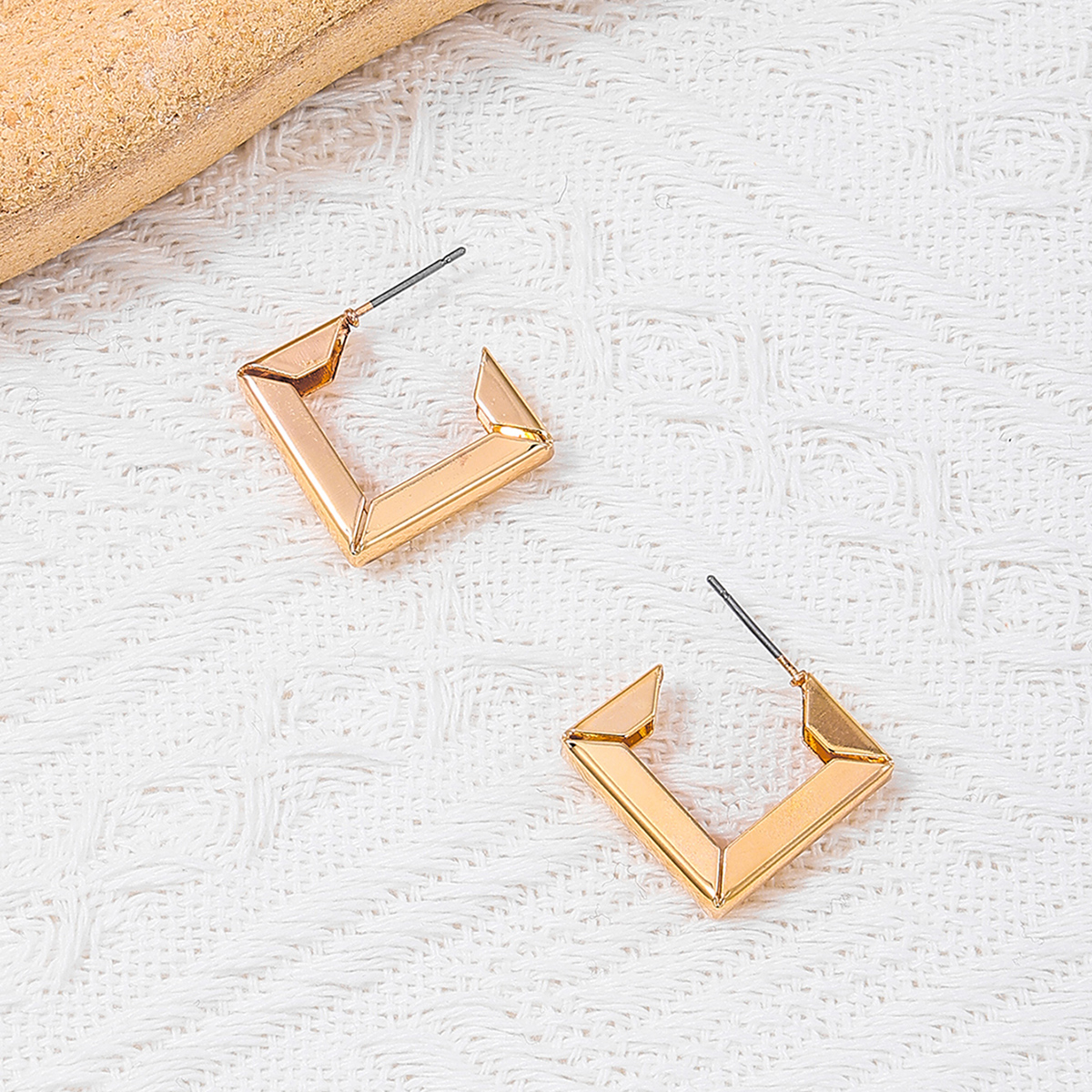 1 Pair Simple Style Geometric Alloy Ear Studs display picture 3