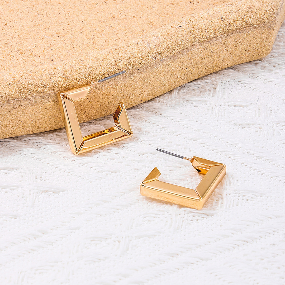 1 Pair Simple Style Geometric Alloy Ear Studs display picture 4