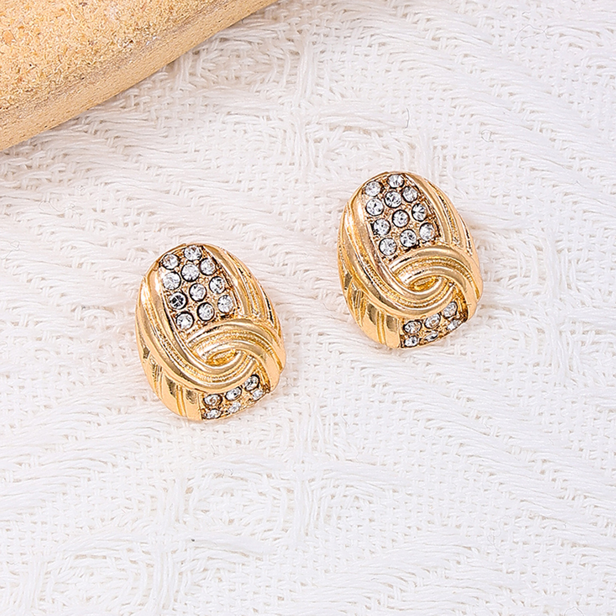 1 Pair Vintage Style Simple Style Geometric Alloy Ear Studs display picture 2