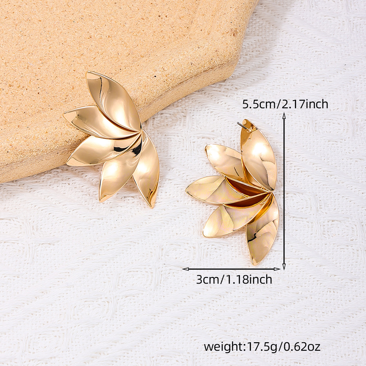 1 Pair Sweet Simple Style Flower Asymmetrical Alloy Ear Studs display picture 1