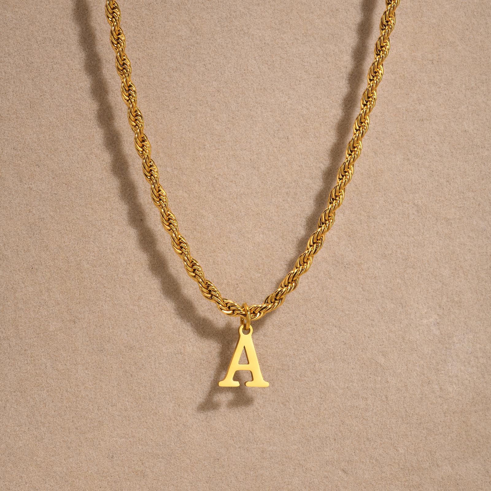 Rostfreier Stahl Vergoldet Einfacher Stil Brief Halskette Mit Anhänger display picture 13