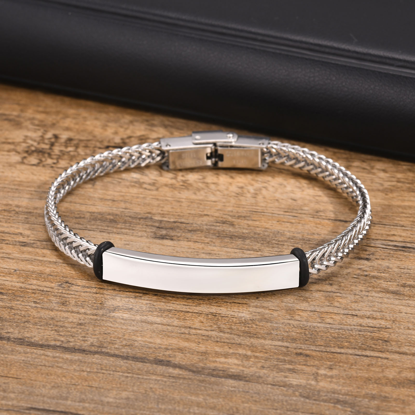 201 Stainless Steel 18K Gold Plated Simple Style Commute Plating Solid Color ID Bracelet display picture 6