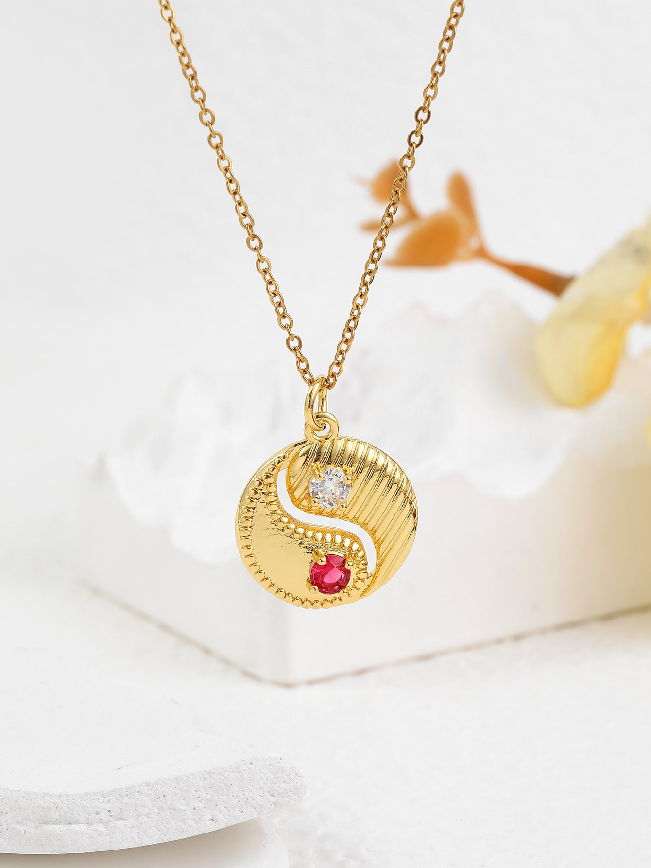 Copper 18K Gold Plated Simple Style Gossip Eye Inlay Natural Stone Zircon Pendant Necklace display picture 7