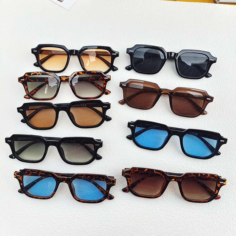 Streetwear Solid Color Pc Resin Square Full Frame Women's Sunglasses display picture 2