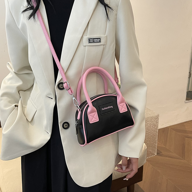 Women's Pu Leather Color Block Streetwear Sewing Thread Zipper Handbag display picture 4