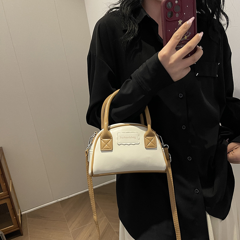 Women's Pu Leather Color Block Streetwear Sewing Thread Zipper Handbag display picture 8
